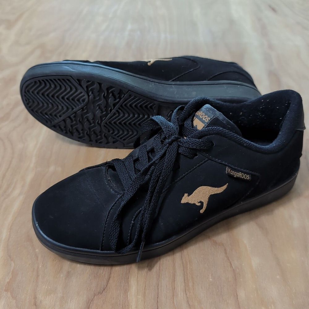 Kangaroos - Women's Size 8 - Black &‎ Gold Suede